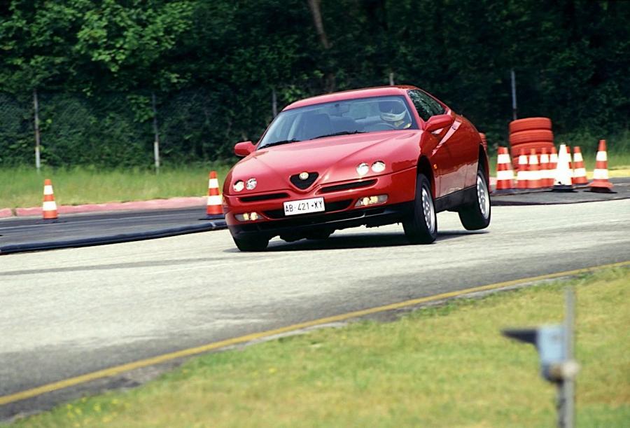  Alfa Romeo GTV (916C) 1995 года  (WW) (фото 5 из 27)